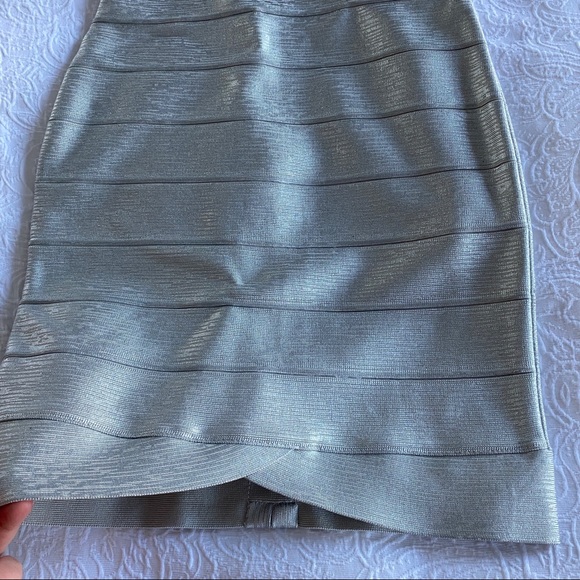 🌸 Herve Leger Metallic Deep V Neck Bandage Dress - Picture 7 of 15